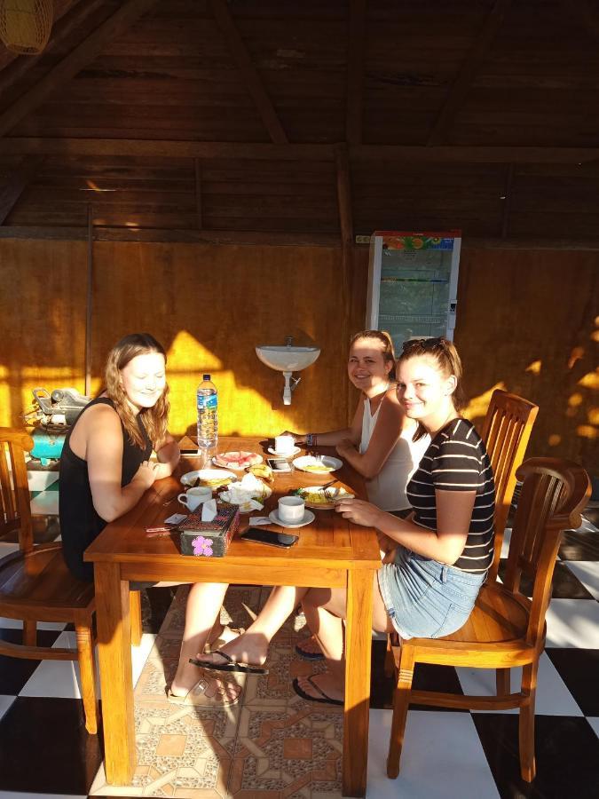 Happy Penida Hostel Toyapakeh Buitenkant foto