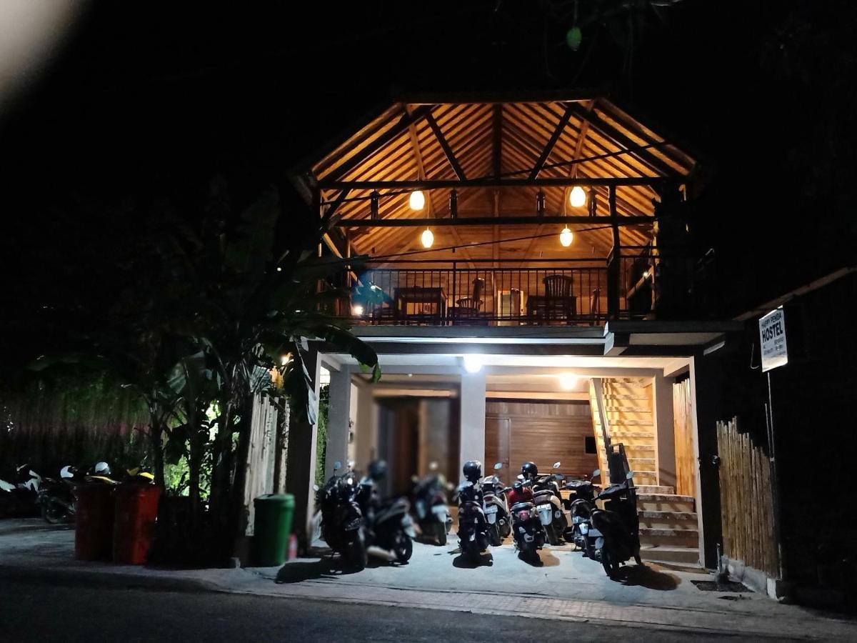 Happy Penida Hostel Toyapakeh Buitenkant foto
